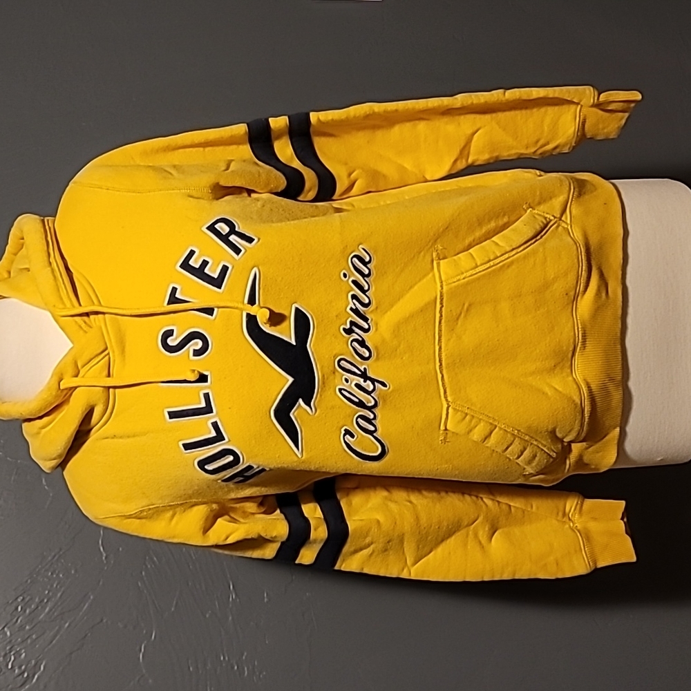Yellow Hollister Hoodie | Women’s Medium | GUC
